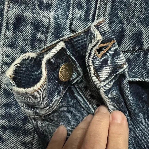 Vintage Guess Acid Wash Trucker Jean Jacket - Picture 9 of 14